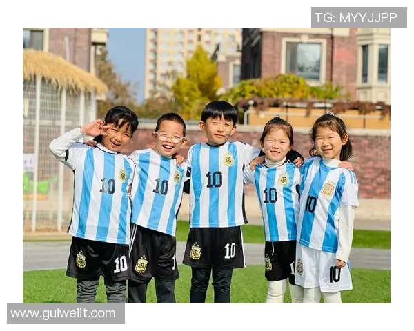 我的足球明星老爸带我走进绿茵场的梦想与奋斗之旅